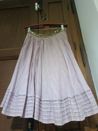 Falda larga con cintura de lentejuelas