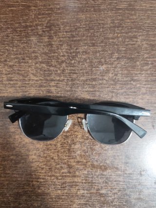 Gafas de sol negras