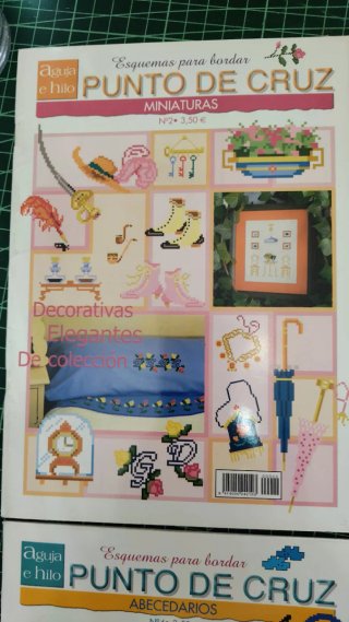 Cuadernos de iniciales en punto de cruz,