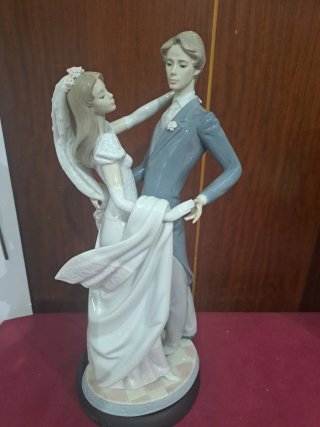 Figura Lladro Porcelana Novios Bailando