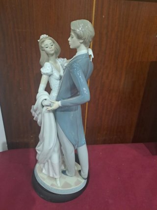 Figura Lladro Porcelana Novios Bailando