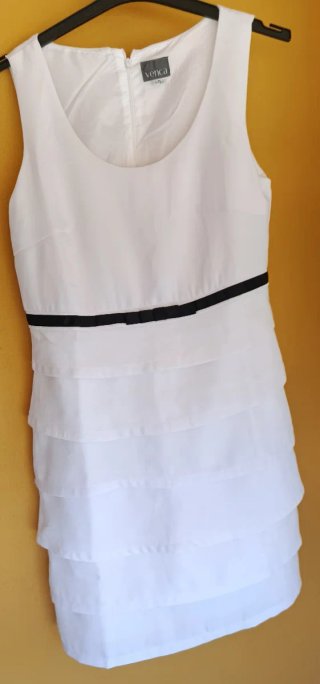 Vestido con volantes talla 36.S
