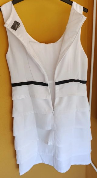 Vestido con volantes talla 36.S