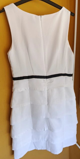 Vestido con volantes talla 36.S