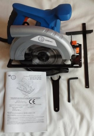 Sierra Circular Auchan 1200W