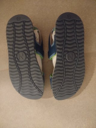 Sandalias Naturino N34 senderismo