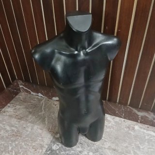 Manichino uomo mezzo busto nero