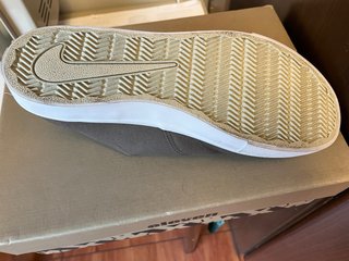 Zapatilla Nike Caballero 45 Gris como  Nueva