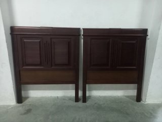 Colchones y cabeceros de 90cm. Un somier con patas