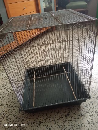 Jaula grande para pájaros