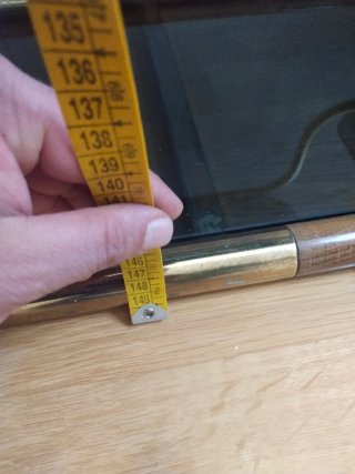 Estantería de cristal y madera