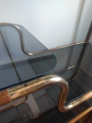 Estantería de cristal y madera