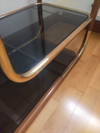 Estantería de cristal y madera