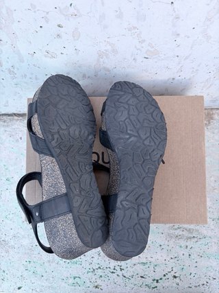 Sandalias de cuña negras