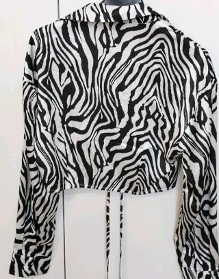 Camicia corta Shein stampa zebrata nodo
