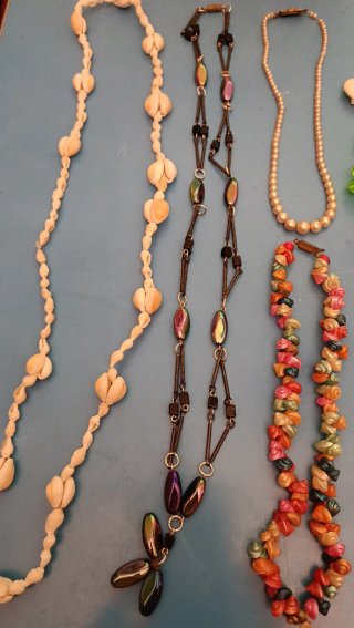 Bigiotteria vintage plastica beige multicolor