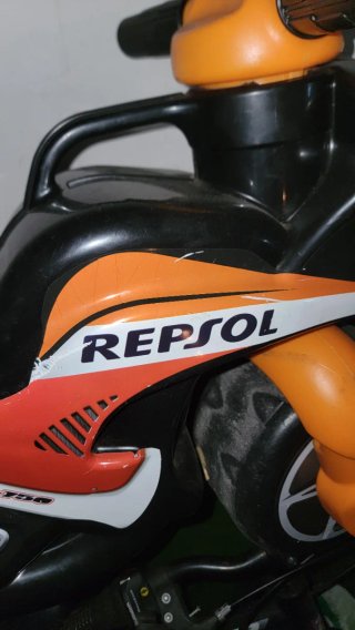 Moto correpasillos Repsol