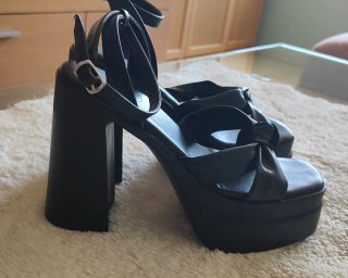 Zapatos de tacón negros