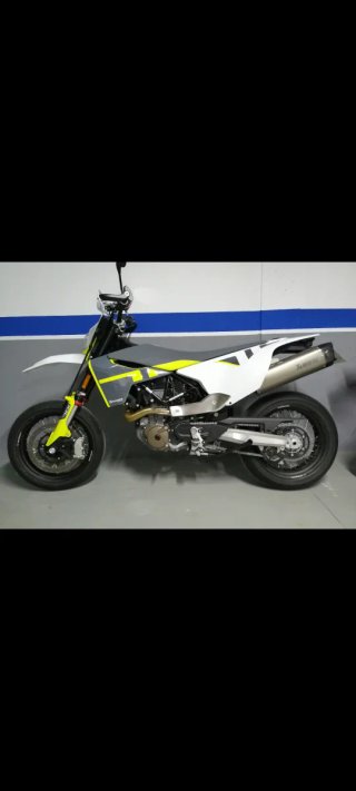 Husqvarna 701 Supermoto