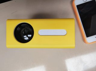 Mini Proyector LED Amarillo