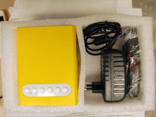 Mini Proyector LED Amarillo