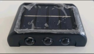 Lámpara Solar LED Exterior, luz amarillo cálido.