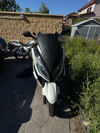 Kymco K-XCT 125cc Maxi Scooter Blanca