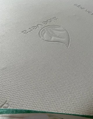 Colchón y Almohada Visco Aloe
