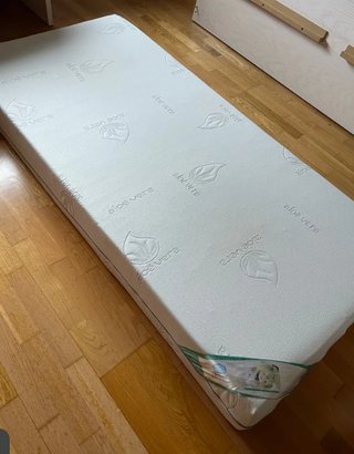 Colchón y Almohada Visco Aloe