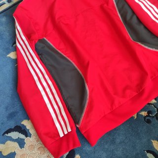 Cortavientos Adidas Rojo y Gris