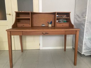 Escritorio de madera