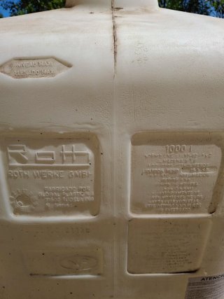 Depósito de agua sin estrenar. 1000 litros