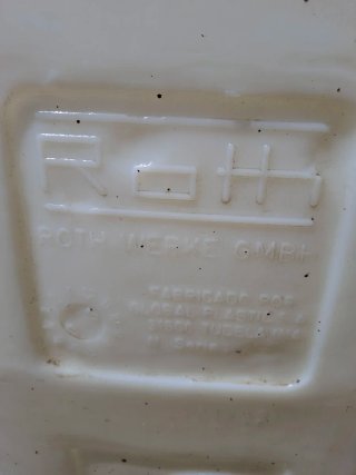 Depósito de agua sin estrenar. 1000 litros
