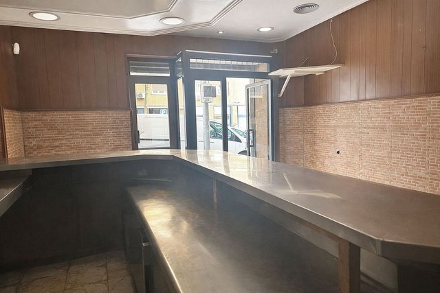 Local comercial en alquiler en Pacífico en Madrid - Imagen 2