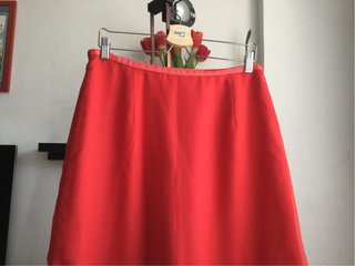 Falda larga roja