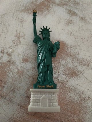 Estatua de la Libertad miniatura verde