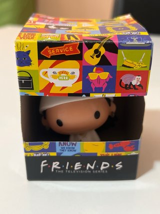 Figuras Ross y Monica Geller McDonalds