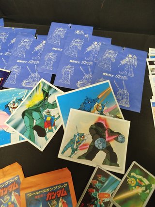 Lote de antiguos cromos y sobres Gundam japoneses
