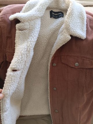 Chaqueta Stradivarius Pana Borreguillo Rosa