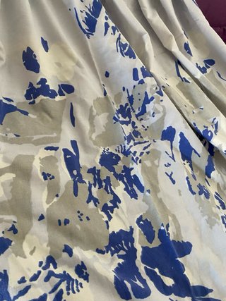 Falda huertana blanca y azul