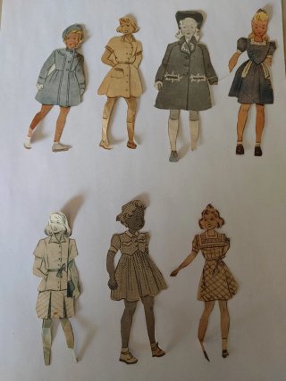 Juguetes antiguos de papel.