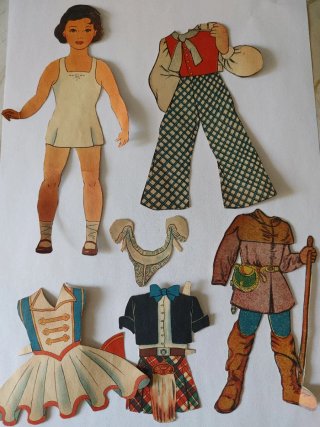 Juguetes antiguos de papel.