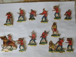 Juguetes antiguos de papel.