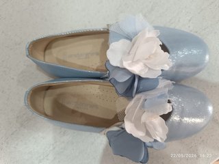 Zapatos niña azul con flores una única puesta n 33