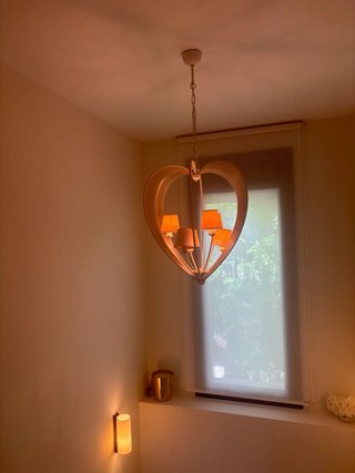 Lámpara de techo corazón madera y metal