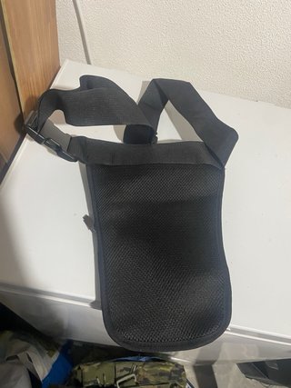 Riñonera negra para moto