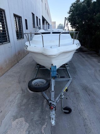 Embarcación QuickSilver 450 Semicabinada