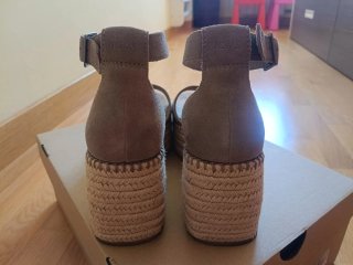 Sandalias cuña grises TOMS.Solo puestas un rato.