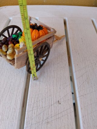 Carretto presepe con frutta e verdura
