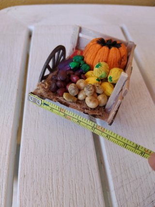 Carretto presepe con frutta e verdura